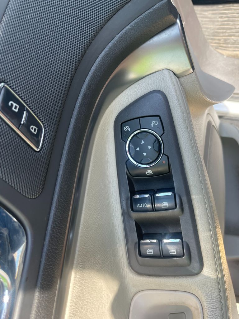Photo 16 of this FORD EXPLORER