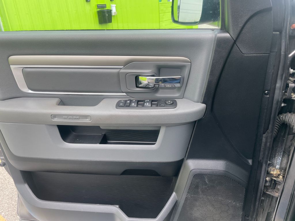 Photo 15 of this RAM 1500