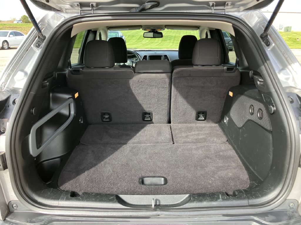 Photo 10 of this JEEP CHEROKEE