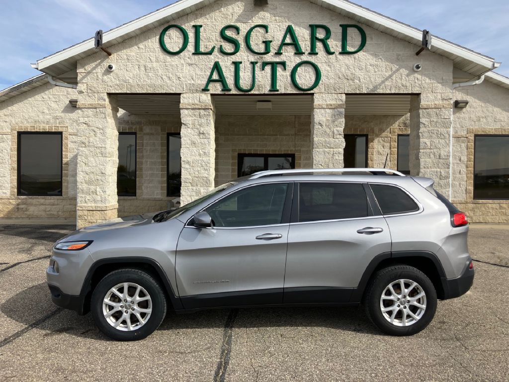 Photo 11 of this JEEP CHEROKEE