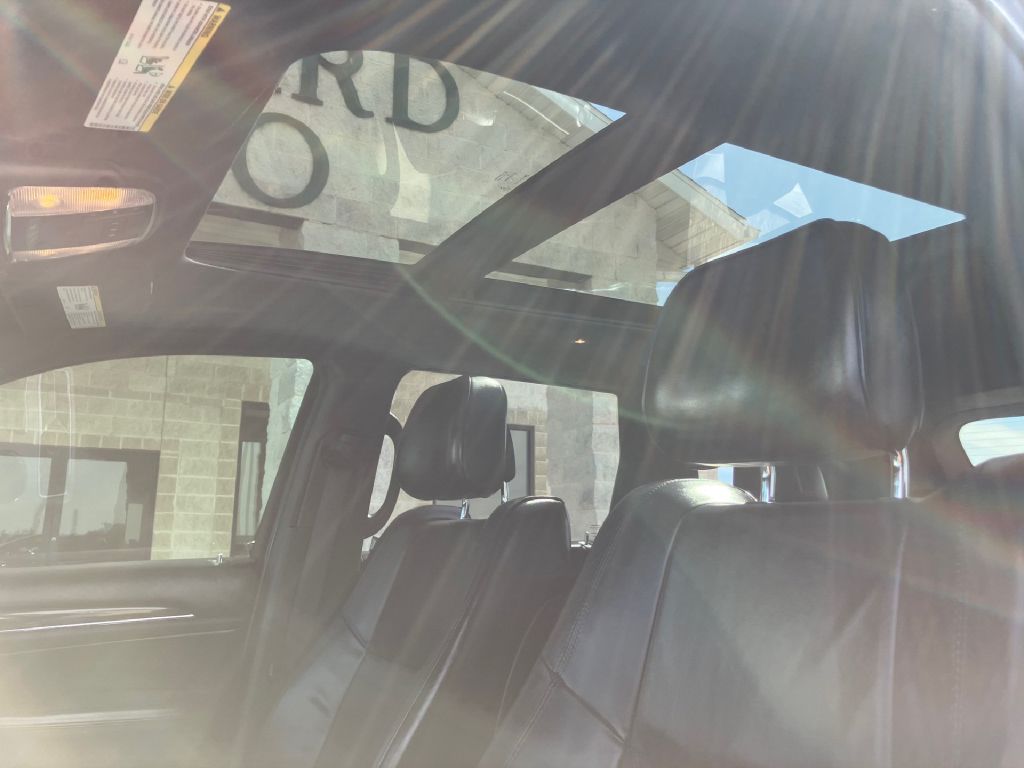 Photo 9 of this JEEP GRAND CHEROKEE