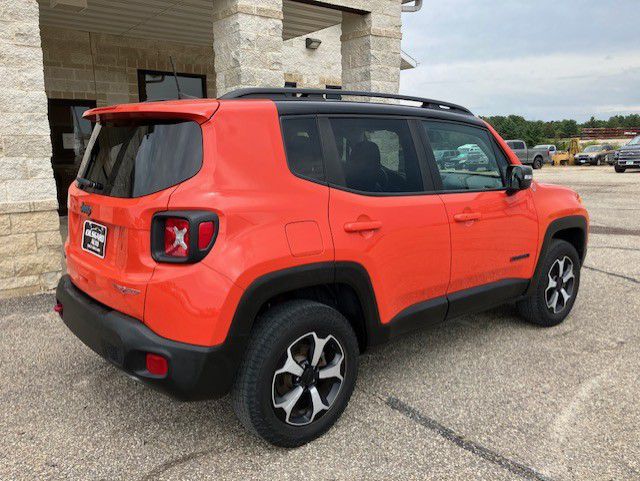Photo 2 of this JEEP RENEGADE