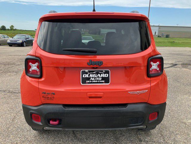 Photo 6 of this JEEP RENEGADE