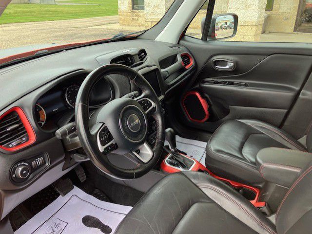 Photo 7 of this JEEP RENEGADE