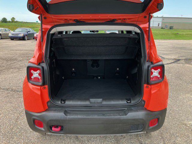 Photo 10 of this JEEP RENEGADE