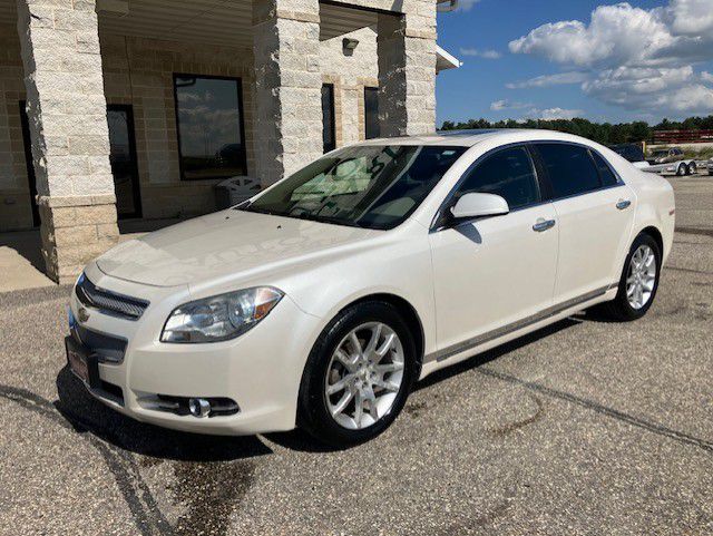 Photo 3 of this CHEVROLET MALIBU