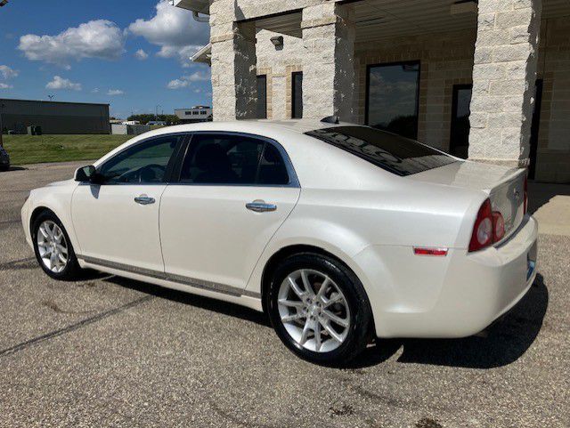 Photo 4 of this CHEVROLET MALIBU