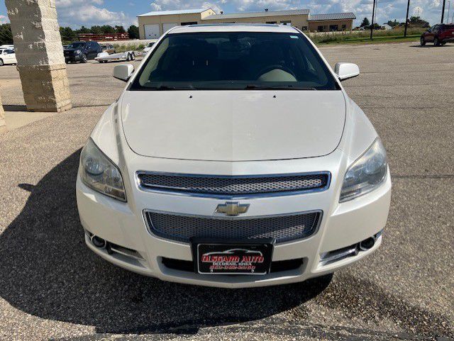 Photo 5 of this CHEVROLET MALIBU