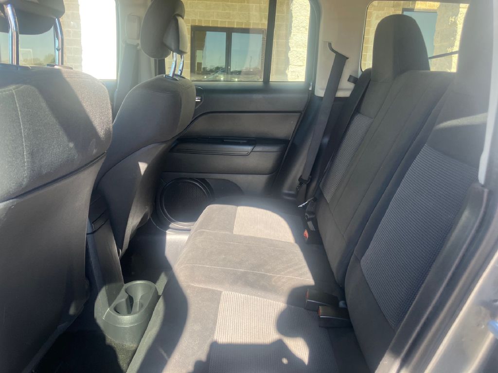 Photo 9 of this JEEP PATRIOT
