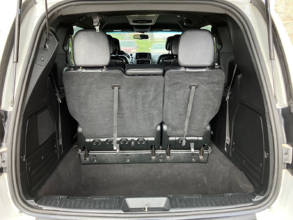 Photo 10 of this DODGE GRAND CARAVAN
