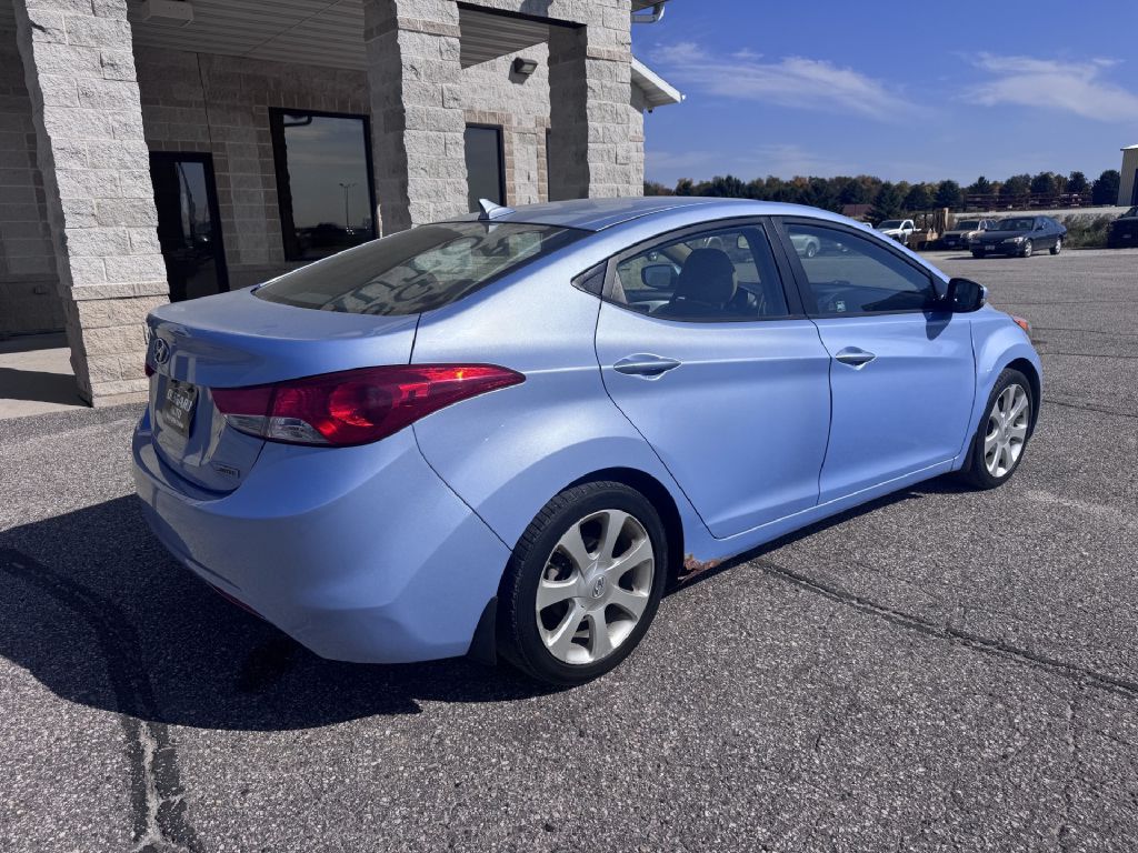 Photo 2 of this HYUNDAI ELANTRA