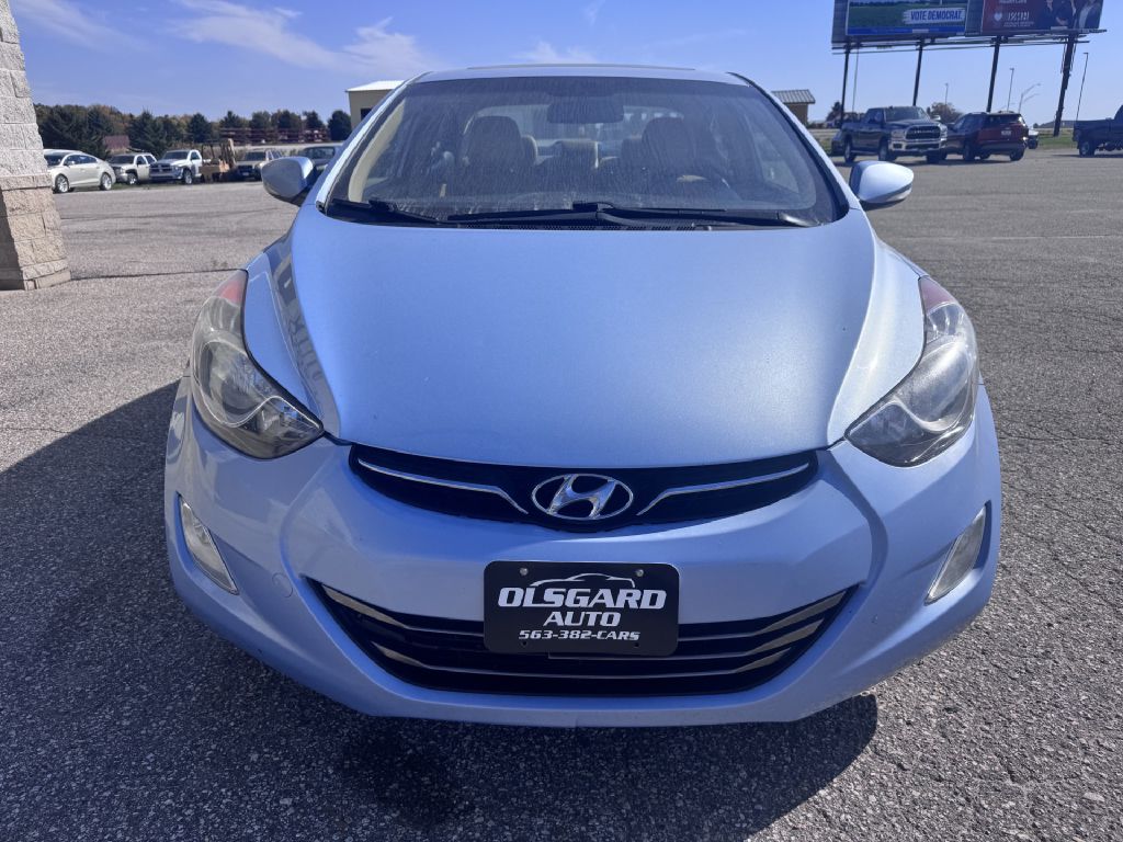 Photo 5 of this HYUNDAI ELANTRA