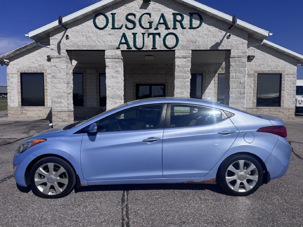 Photo 10 of this HYUNDAI ELANTRA