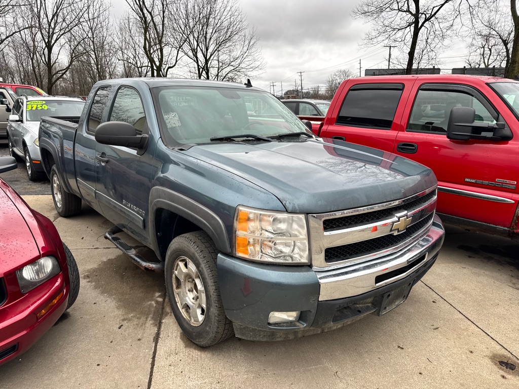2011 Chevrolet Silverado 1500 LT Extended Cab LWB's photo