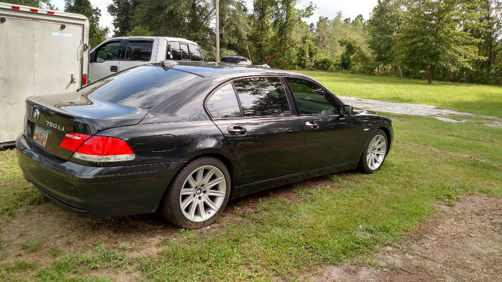 Photo 2 of this BMW 750