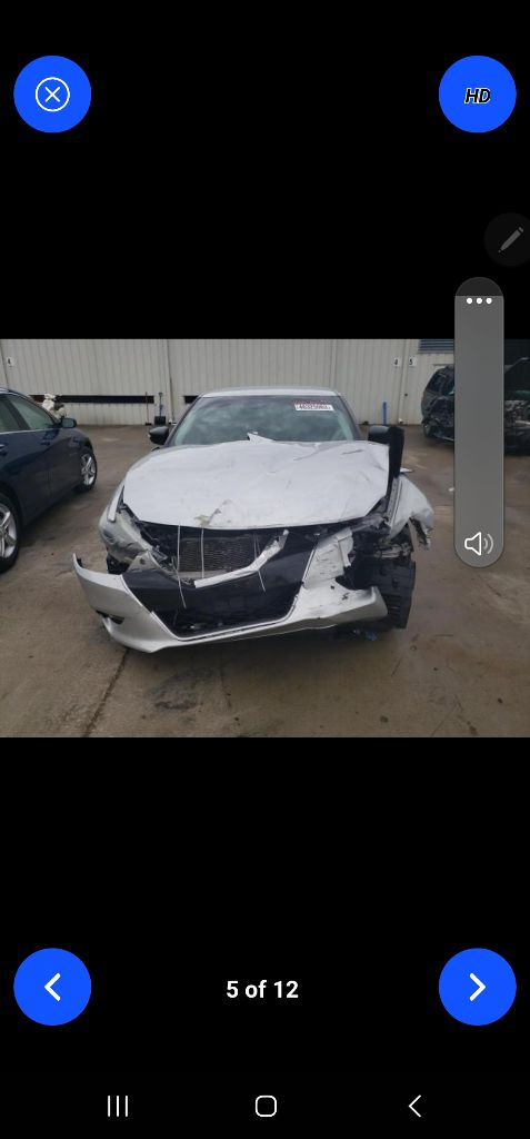 Photo 2 of this NISSAN MAXIMA
