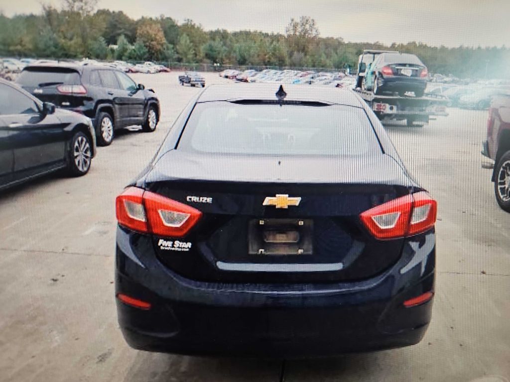 Photo 2 of this CHEVROLET CRUZE