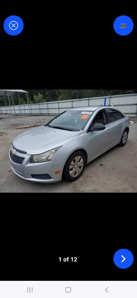 Photo 4 of this CHEVROLET CRUZE
