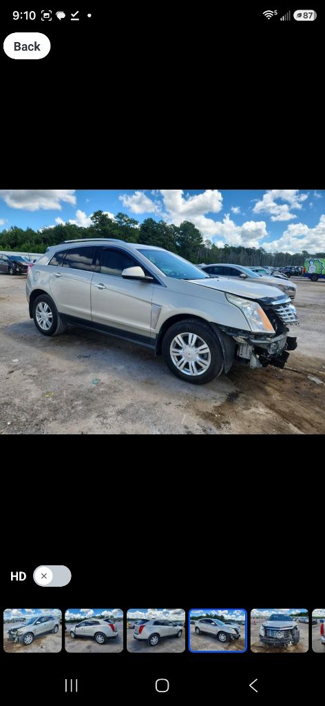 Photo 2 of this CADILLAC SRX
