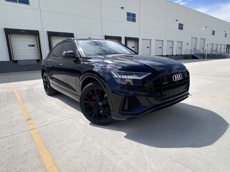 Photo 2 of this AUDI Q8