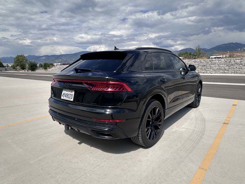Photo 4 of this AUDI Q8