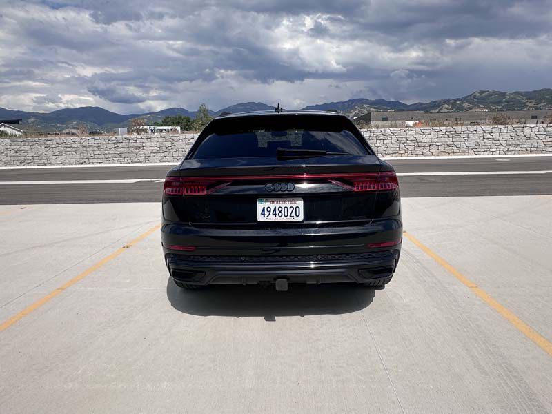 Photo 5 of this AUDI Q8