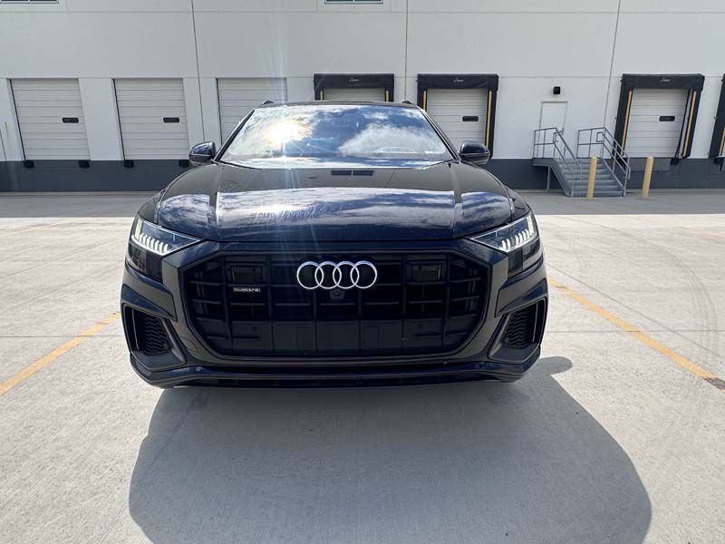 Photo 9 of this AUDI Q8