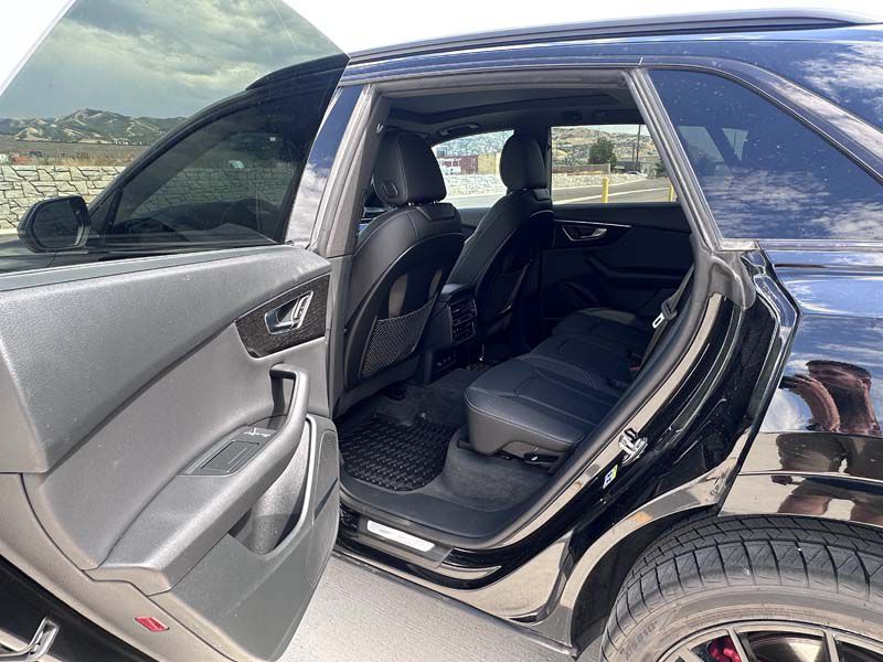 Photo 12 of this AUDI Q8