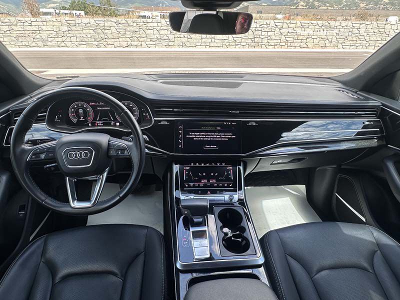 Photo 14 of this AUDI Q8