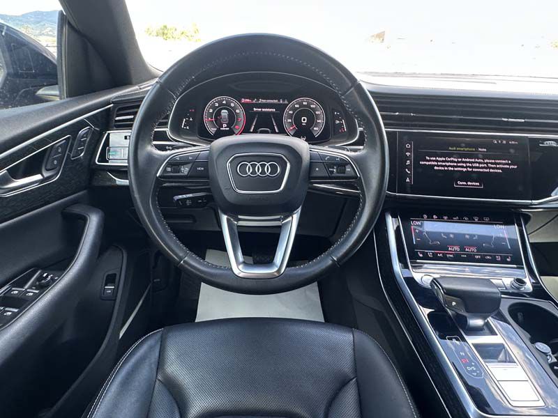 Photo 15 of this AUDI Q8