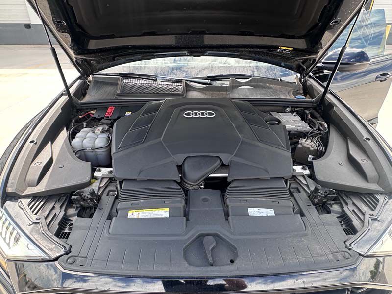 Photo 20 of this AUDI Q8