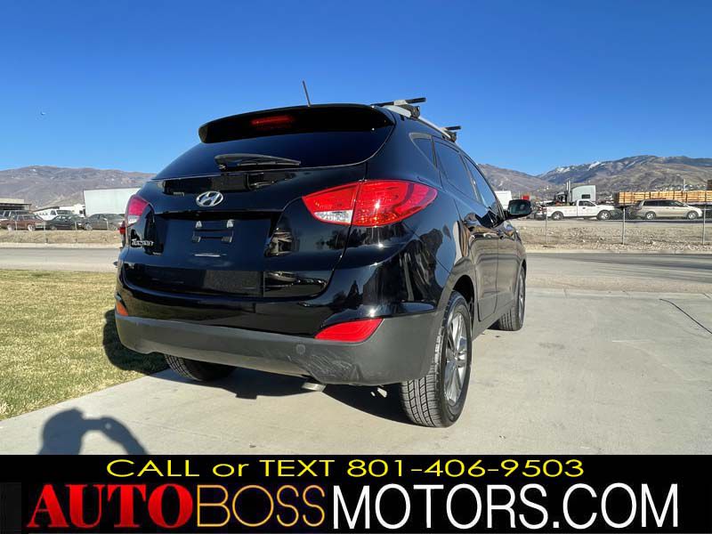 Photo 21 of this HYUNDAI TUCSON