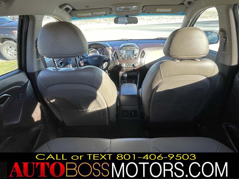 Photo 24 of this HYUNDAI TUCSON