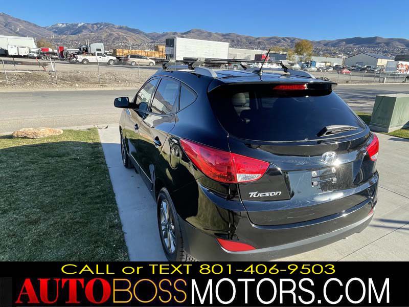 Photo 25 of this HYUNDAI TUCSON