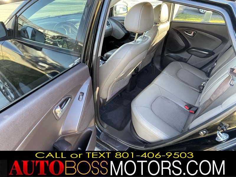Photo 28 of this HYUNDAI TUCSON