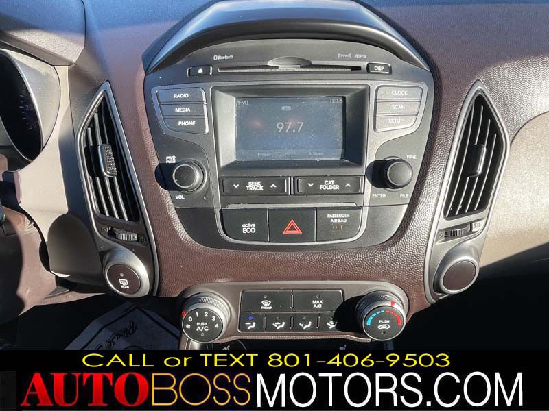 Photo 29 of this HYUNDAI TUCSON