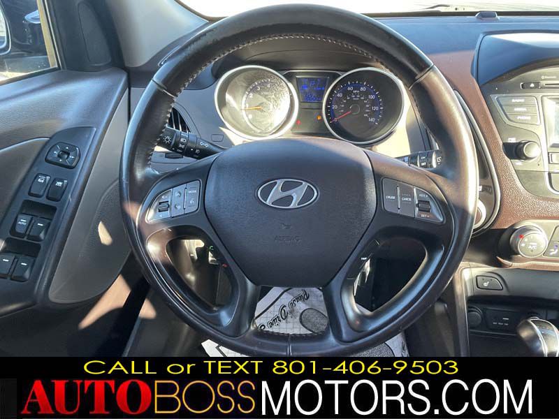 Photo 31 of this HYUNDAI TUCSON