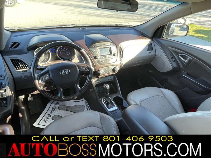 Photo 32 of this HYUNDAI TUCSON