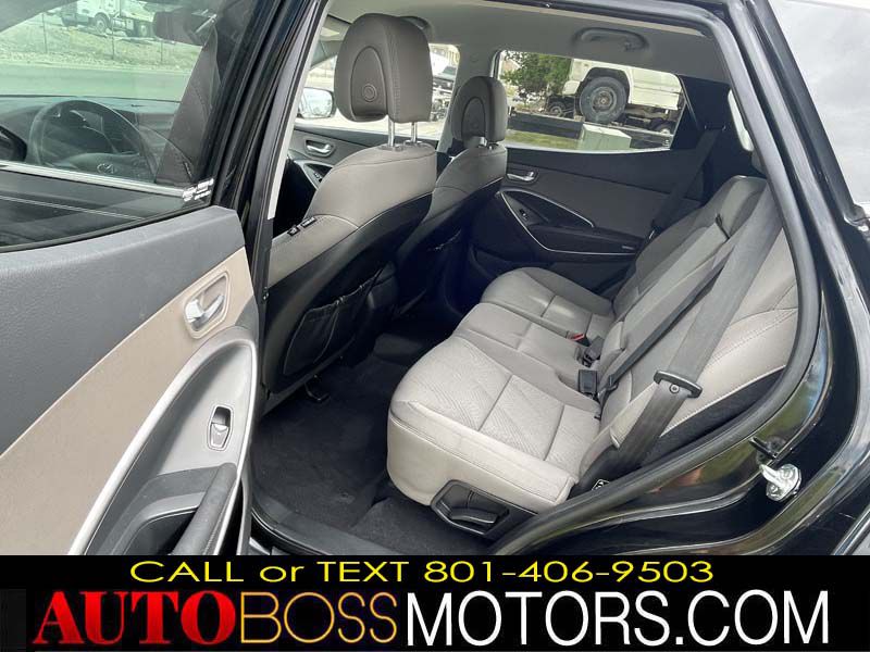 Photo 7 of this HYUNDAI SANTA FE