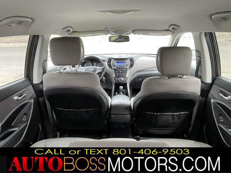 Photo 23 of this HYUNDAI SANTA FE