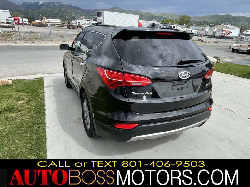 Photo 24 of this HYUNDAI SANTA FE