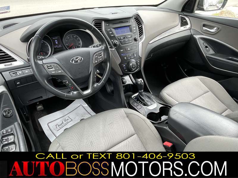 Photo 30 of this HYUNDAI SANTA FE