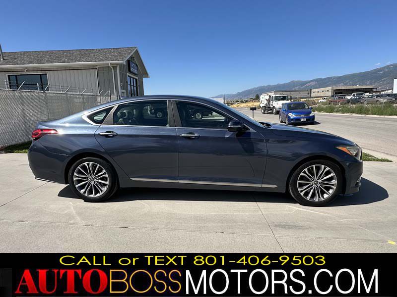 Photo 3 of this HYUNDAI GENESIS