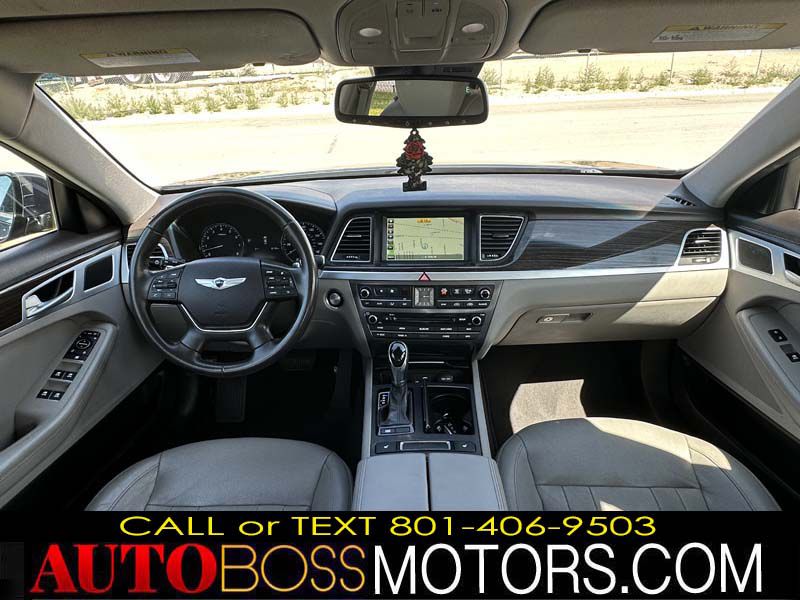 Photo 8 of this HYUNDAI GENESIS