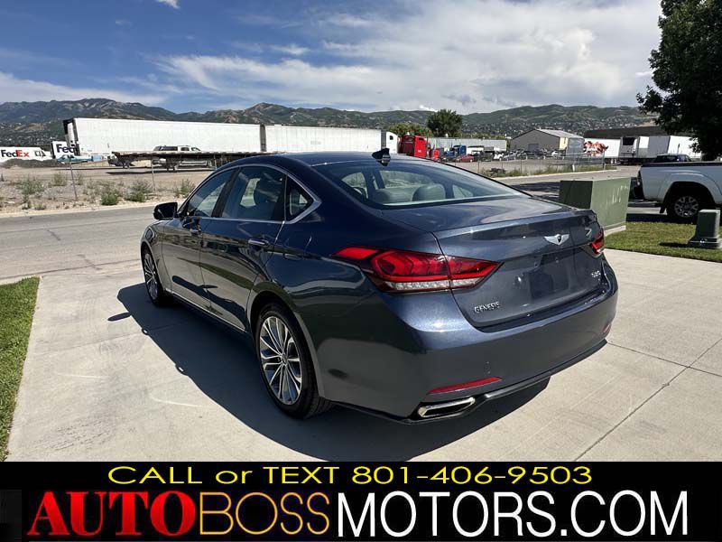 Photo 18 of this HYUNDAI GENESIS