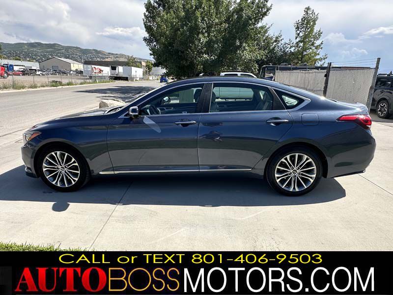 Photo 19 of this HYUNDAI GENESIS