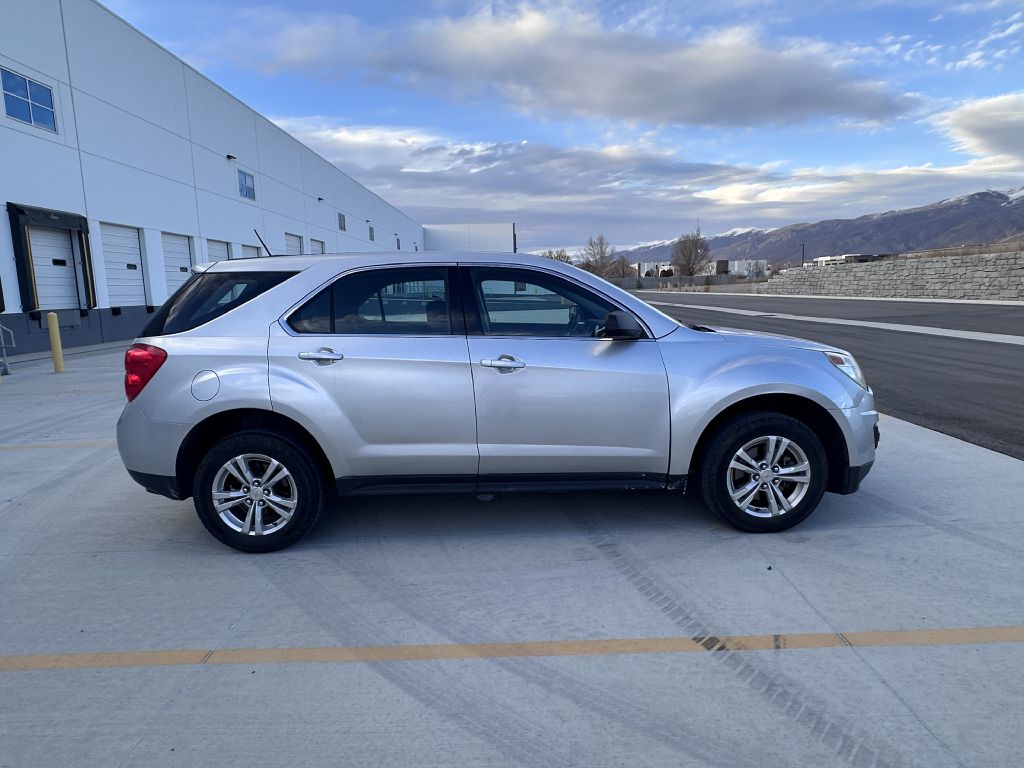 Photo 3 of this CHEVROLET EQUINOX