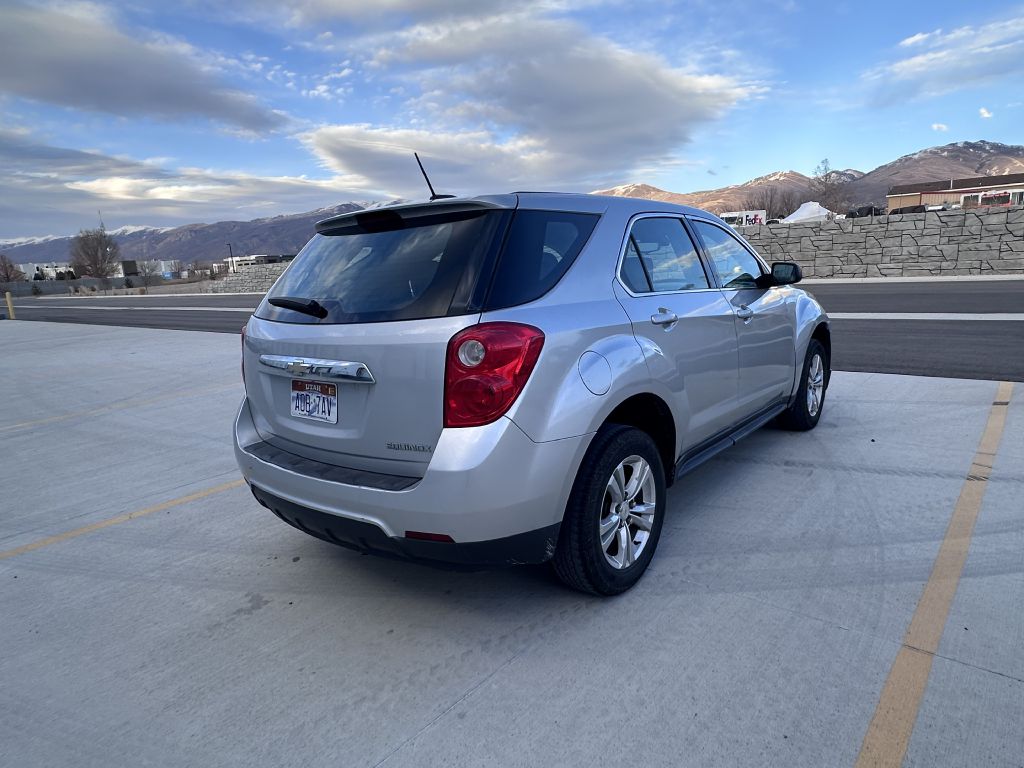 Photo 4 of this CHEVROLET EQUINOX