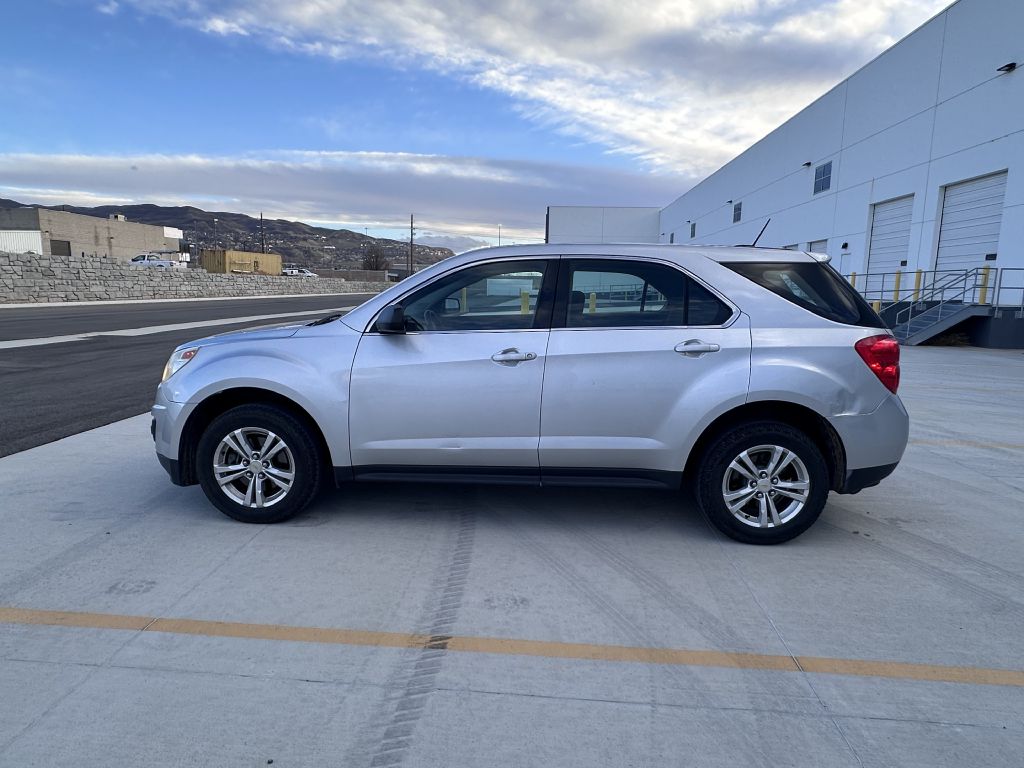 Photo 7 of this CHEVROLET EQUINOX
