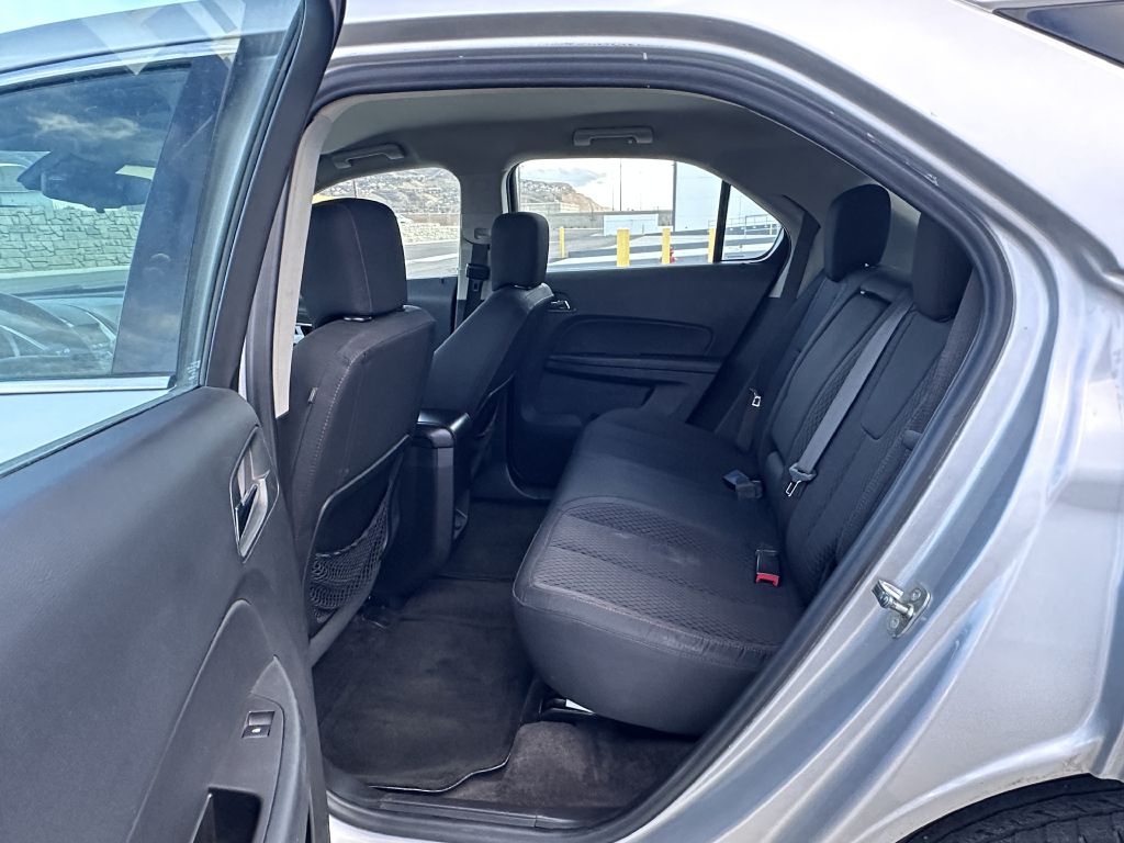 Photo 12 of this CHEVROLET EQUINOX